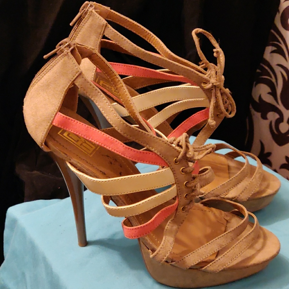 Shoes - Picture 2 of 5